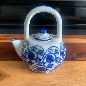 Blue and White Ceramic Teapot decoration